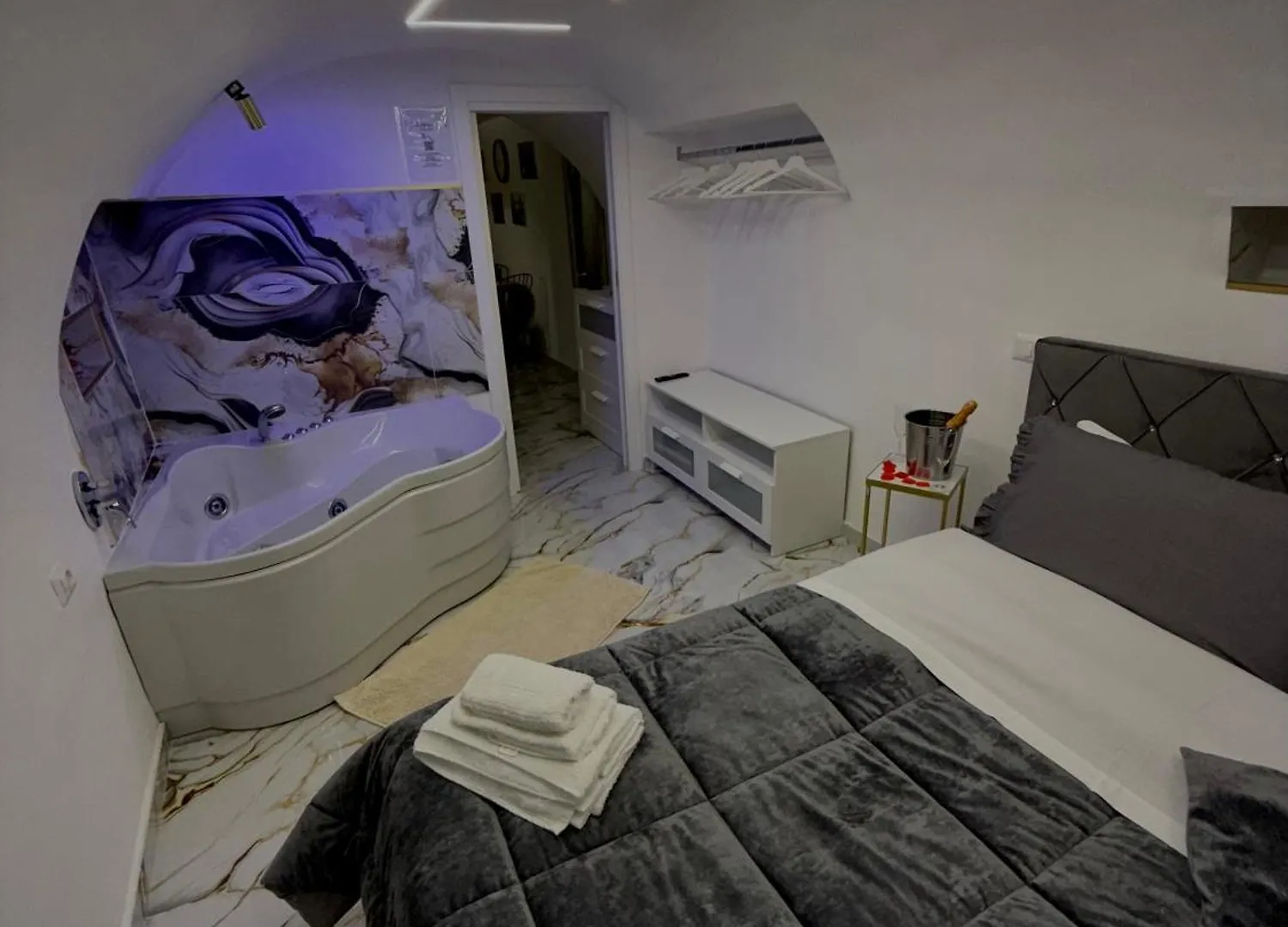 Suite Sanita Naples 0*,  Italy